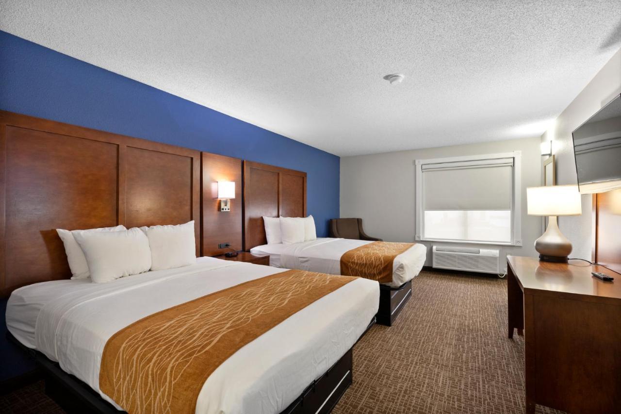 Comfort Inn & Suites St Louis-Хейзълуд Екстериор снимка