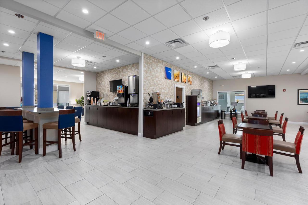 Comfort Inn & Suites St Louis-Хейзълуд Екстериор снимка